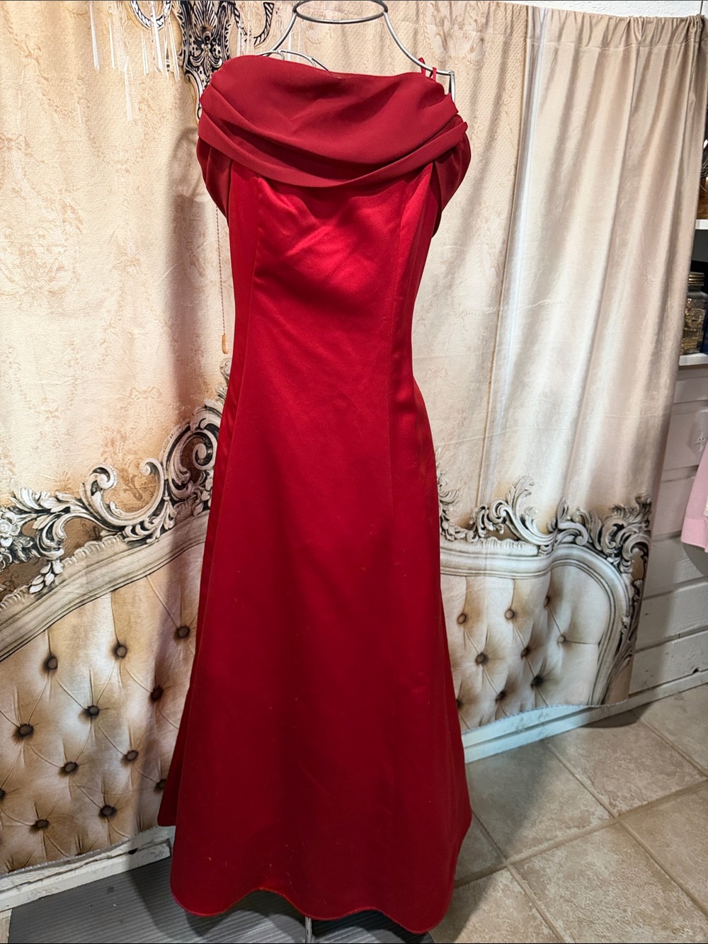 Elegant 90’s Jody Red Off-Shoulder Evening Dress